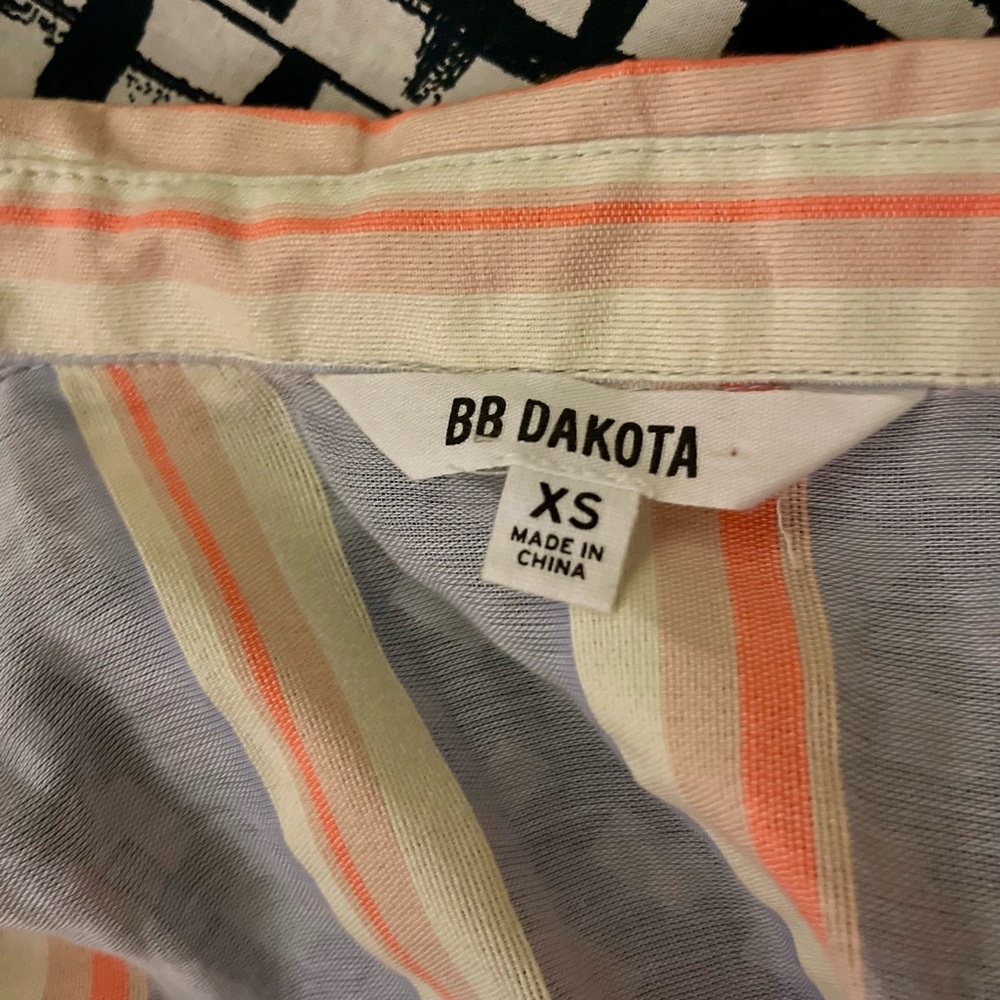 Cropped button up - Picture 3 of 4